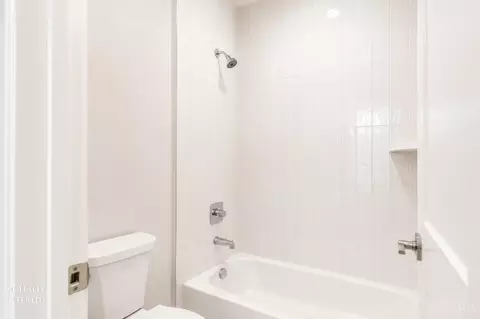 Bath - 259 Strader Ave, Cincinnati, OH 45226 photo 3 of 3