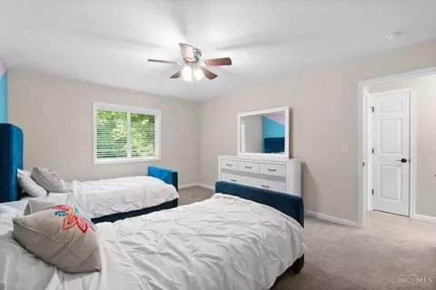 Bedroom - 8410 Greenleaf Dr, Cincinnati, OH 45255 photo 4 of 9