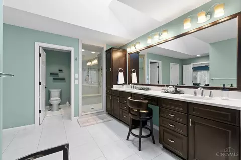 Bath - 8410 Greenleaf Dr, Cincinnati, OH 45255 photo 4 of 6