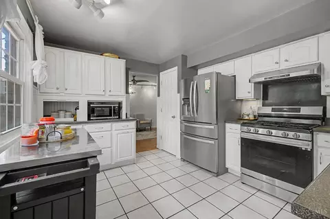 Kitchen - 1104 Imprint Ln, Forest Park, OH 45240 photo 3 of 4