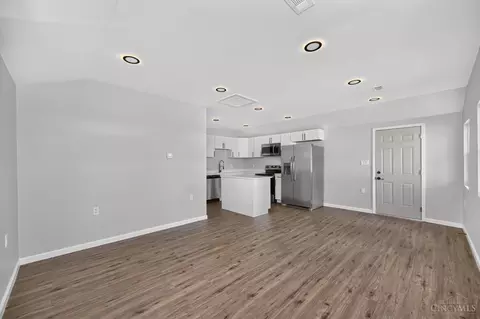 Living - 8812 Pine Rd, Cincinnati, OH 45242 photo 4 of 6