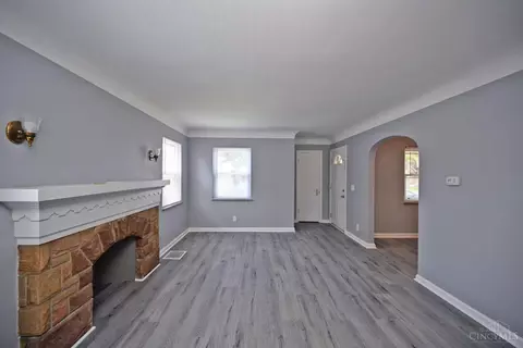 Living - 1837 Glendon Pl, Cincinnati, OH 45237 photo 4 of 5