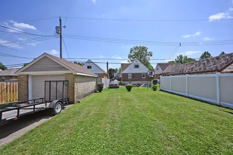 Exterior - 1837 Glendon Pl, Cincinnati, OH 45237 photo 7 of 8