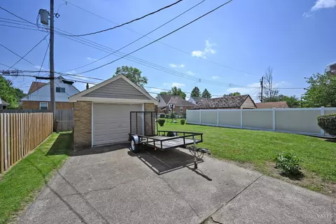 Exterior - 1837 Glendon Pl, Cincinnati, OH 45237 photo 6 of 8