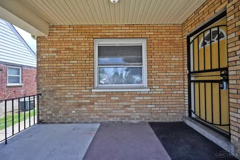 Exterior - 1837 Glendon Pl, Cincinnati, OH 45237 photo 4 of 8