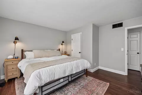 Bedroom - 4634 Laurel View Dr, Cincinnati, OH 45244 photo 4 of 5