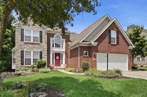 858 Trappers Xing, Milford, OH 45150