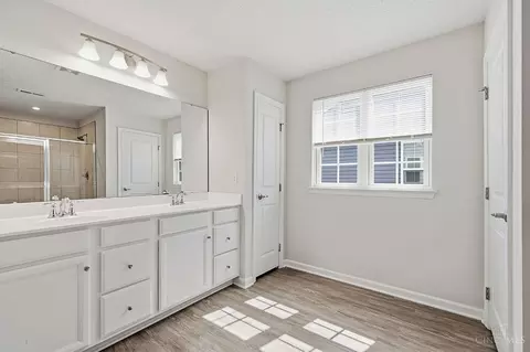 Bath - 1364 Springfield Dr, Harrison, OH 45030 photo 2 of 4