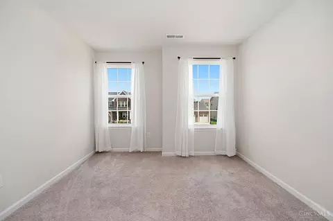 Bedroom - 1364 Springfield Dr, Harrison, OH 45030 photo 6 of 14