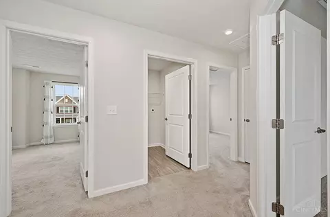 Entry Way - 1364 Springfield Dr, Harrison, OH 45030 photo 7 of 9