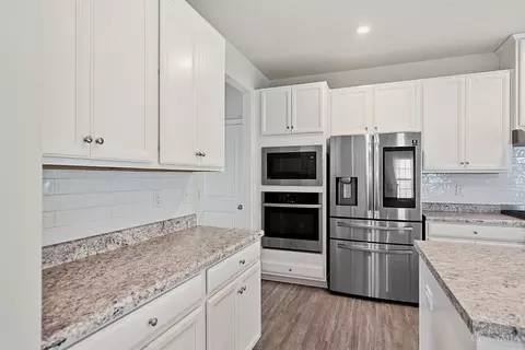 Kitchen - 1364 Springfield Dr, Harrison, OH 45030 photo 3 of 3