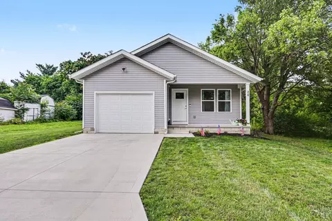 26 Miron St, Bloomingburg, OH 43106
