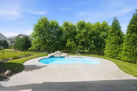 Exterior - 809 Morgan Dr, Monroe, OH 45050 photo 5 of 17