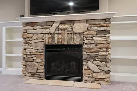Living - 809 Morgan Dr, Monroe, OH 45050 photo 7 of 7