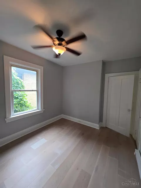 721 Chalfonte Pl, Cincinnati, OH 45229 photo 4