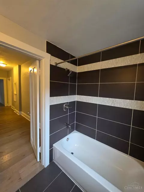 721 Chalfonte Pl, Cincinnati, OH 45229 photo 7