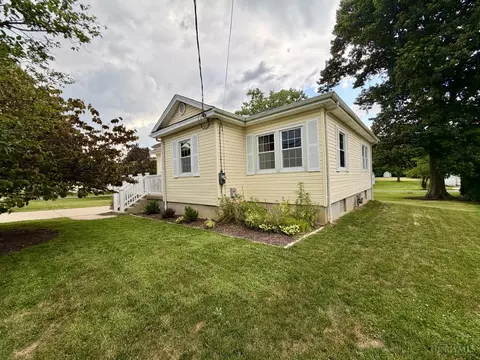 Exterior - 11560 Walnut St, Springdale, OH 45246 photo 17 of 18