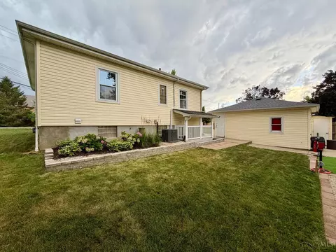Exterior - 11560 Walnut St, Springdale, OH 45246 photo 6 of 18