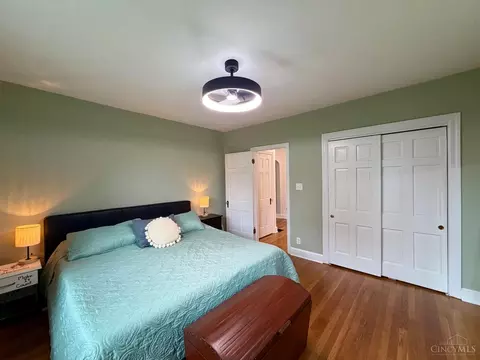 Bedroom - 11560 Walnut St, Springdale, OH 45246 photo 2 of 6