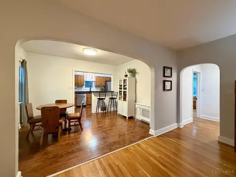 Dining - 11560 Walnut St, Springdale, OH 45246 photo 1 of 5