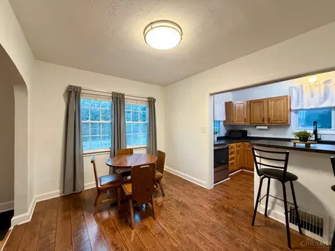 Dining - 11560 Walnut St, Springdale, OH 45246 photo 3 of 5