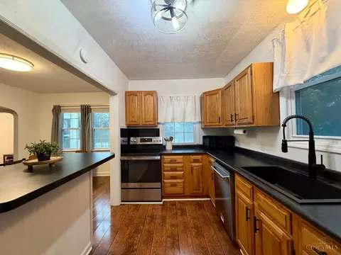 Kitchen - 11560 Walnut St, Springdale, OH 45246 photo 2 of 5