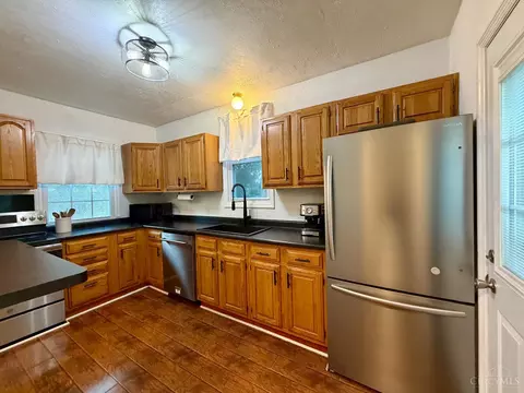 Kitchen - 11560 Walnut St, Springdale, OH 45246 photo 5 of 5