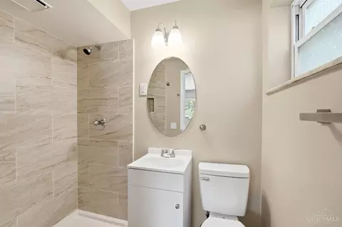 Bath - 8844 Mockingbird Ln, Cincinnati, OH 45231 photo 1 of 6