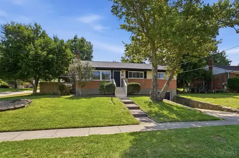 Exterior - 8844 Mockingbird Ln, Cincinnati, OH 45231 photo 2 of 11