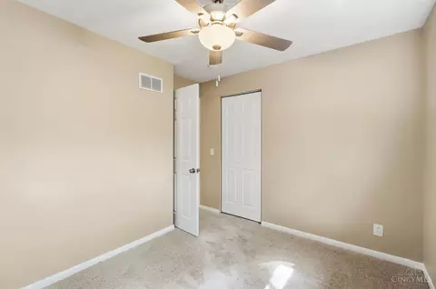 Bedroom - 8844 Mockingbird Ln, Cincinnati, OH 45231 photo 4 of 6