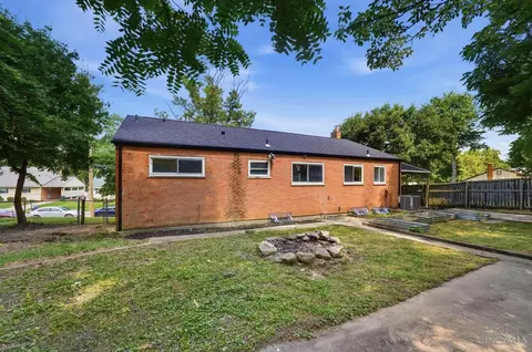 Exterior - 8844 Mockingbird Ln, Cincinnati, OH 45231 photo 6 of 11