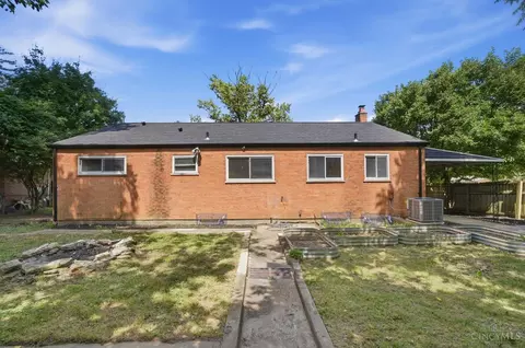 Exterior - 8844 Mockingbird Ln, Cincinnati, OH 45231 photo 5 of 11