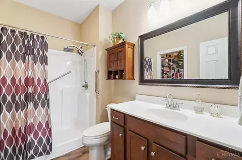 Bath - 539 Miami Trce, Harrison, OH 45030 photo 1 of 2