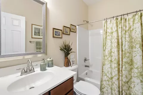 Bath - 539 Miami Trce, Harrison, OH 45030 photo 2 of 2