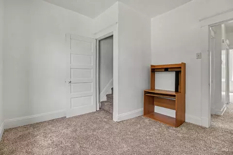 Bedroom - 934 Sunset Ave, Cincinnati, OH 45205 photo 6 of 7