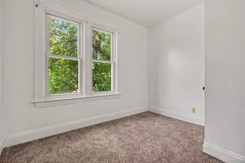 Bedroom - 934 Sunset Ave, Cincinnati, OH 45205 photo 5 of 7