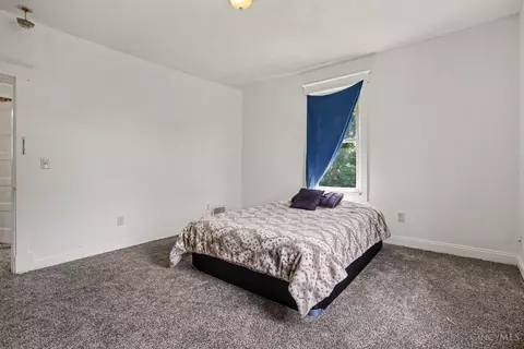 Bedroom - 934 Sunset Ave, Cincinnati, OH 45205 photo 2 of 7