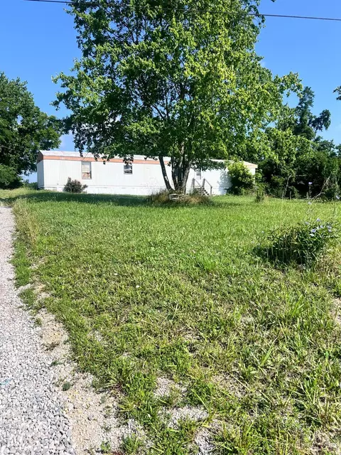 2046 Old State Rd, Manchester, OH 45144