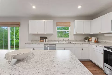Kitchen - 5678 Julia Kate Dr, Morrow, OH 45152 photo 2 of 3
