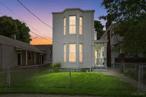 202 Sixty Ninth St, Cincinnati, OH 45216