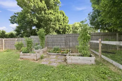 Exterior - 3089 Neisel Ave, Cincinnati, OH 45248 photo 13 of 15