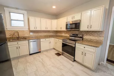 Kitchen - 1619 Powers St, Cincinnati, OH 45223 photo 2 of 2