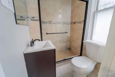 Bath - 1619 Powers St, Cincinnati, OH 45223 photo 1 of 2