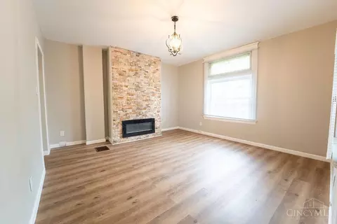 Living - 1619 Powers St, Cincinnati, OH 45223 photo 1 of 4