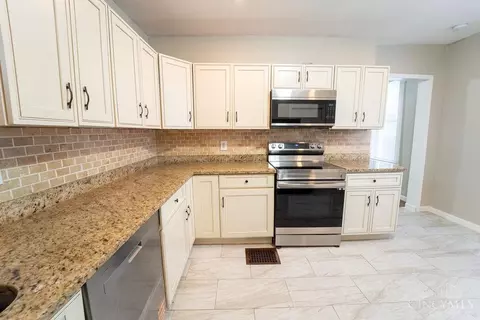 Kitchen - 1619 Powers St, Cincinnati, OH 45223 photo 1 of 2