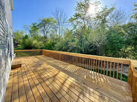 Exterior - 2905 Pine Leaf Ct, Hamilton, OH 45013 photo 5 of 5