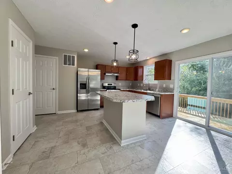 Kitchen - 2905 Pine Leaf Ct, Hamilton, OH 45013 photo 2 of 7