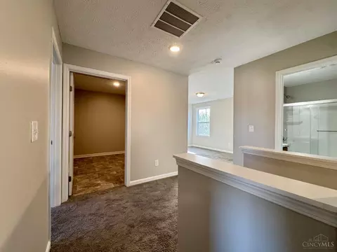 Entry Way - 2905 Pine Leaf Ct, Hamilton, OH 45013 photo 5 of 5