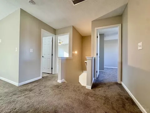 Entry Way - 2905 Pine Leaf Ct, Hamilton, OH 45013 photo 3 of 5