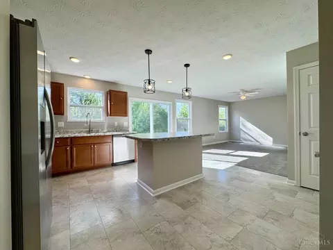 Kitchen - 2905 Pine Leaf Ct, Hamilton, OH 45013 photo 7 of 7